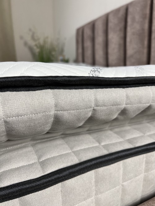 Family Sleep Artemida