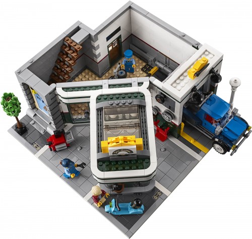 Lego Corner Garage 10264