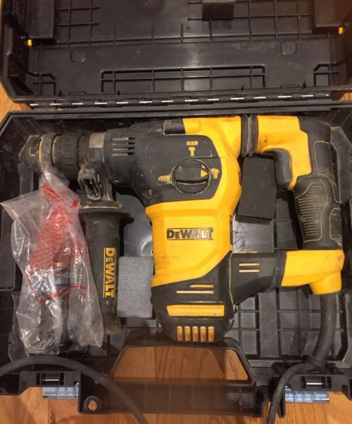 DeWALT D25334K