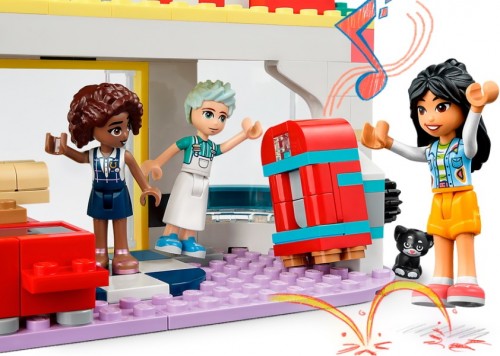 Lego Heartlake Downtown Diner 41728