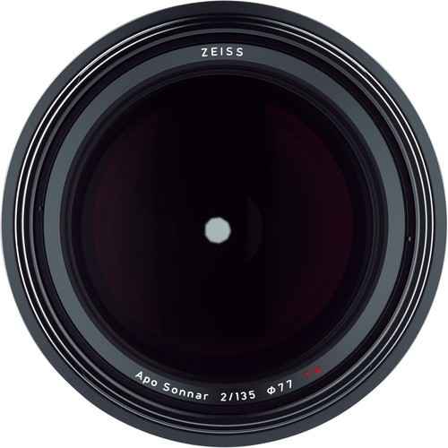 Carl Zeiss 135mm f/2.0 Milvus