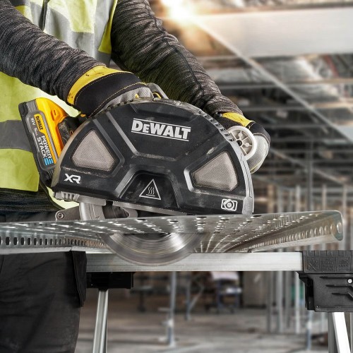 DeWALT DCS383N