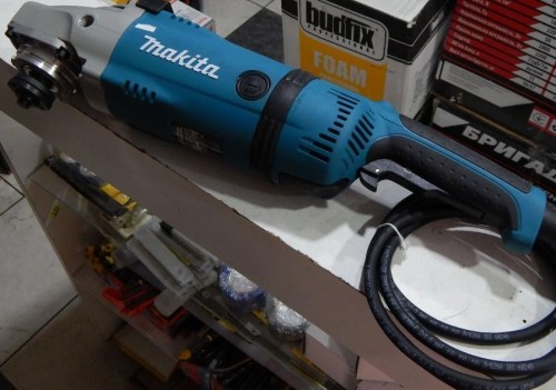 Makita GA9040R