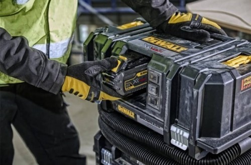 DeWALT DCV586MT2