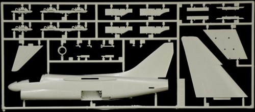 ITALERI A-7E Corsair II (1:72)