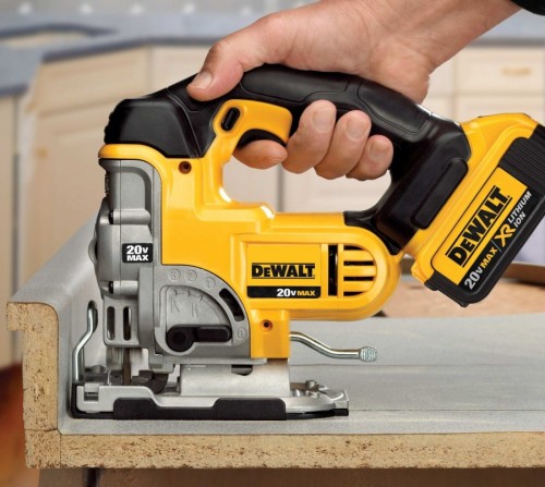 DeWALT DCS331M1