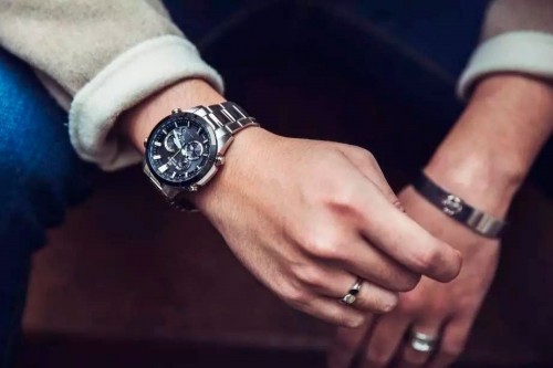 Casio EQW-T640D-1A
