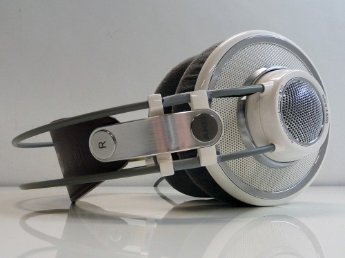 AKG K701