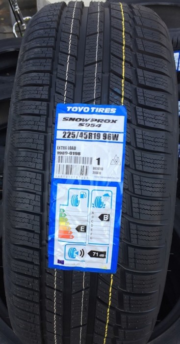 Toyo Snowprox S954