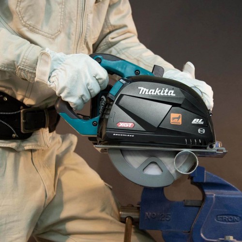 Makita CS002GZ