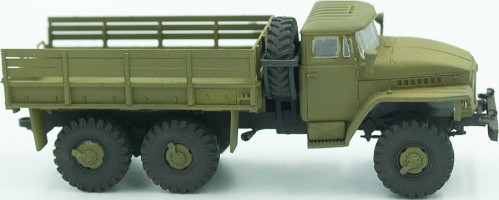 ICM Ural-375D (1:72)