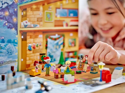 Lego Friends Advent Calendar 2024 42637