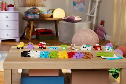 Lego Creative Build and Play Box 11044