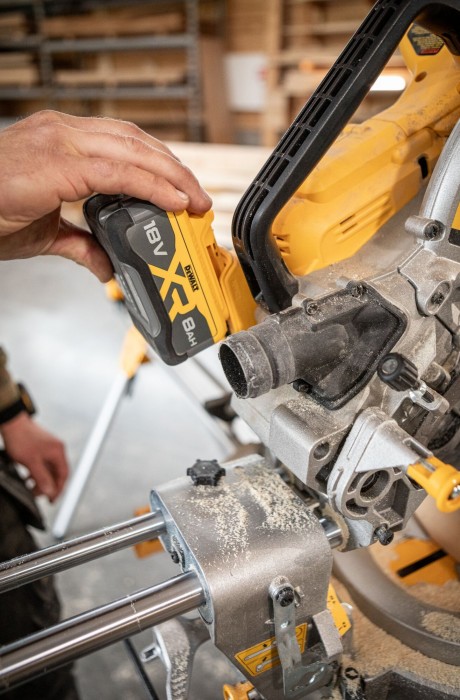 DeWALT DCS782N