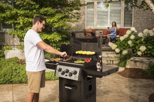 Broil King Monarch 390