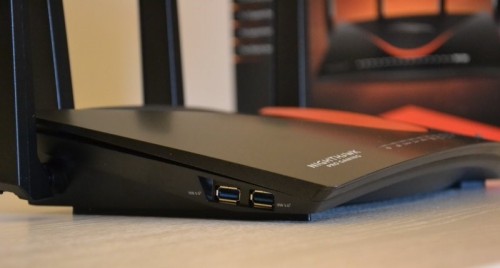 NETGEAR XR700