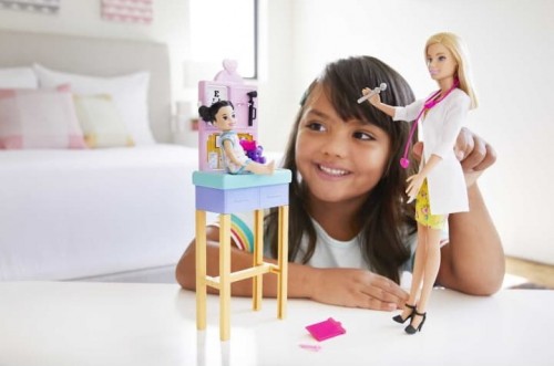 Barbie Career Pediatrician GTN51