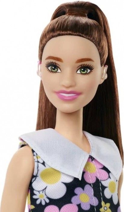 Barbie Fashionistas HBV19