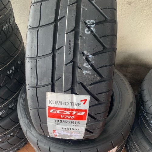 Kumho Ecsta V720