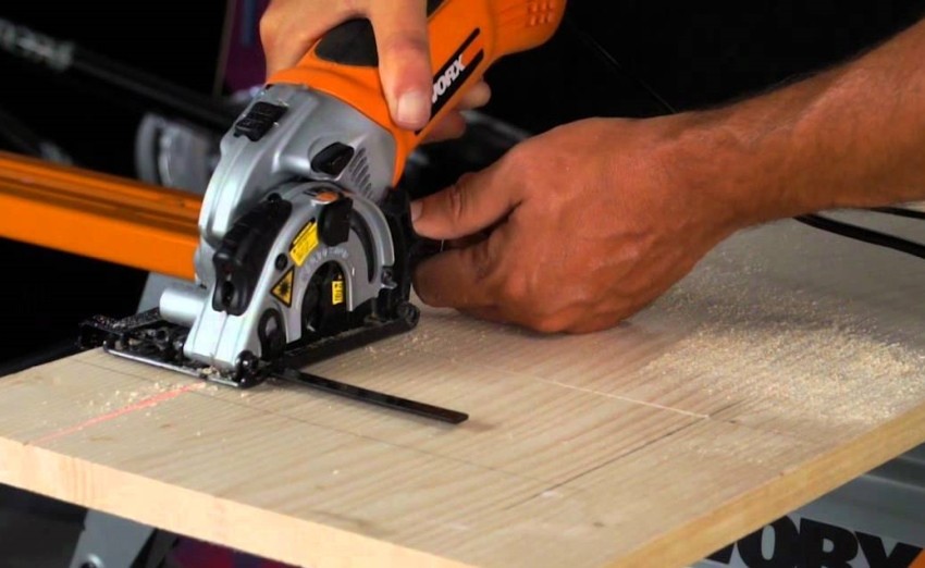 Worx WX424 buy a circular saw prices reviews specifications