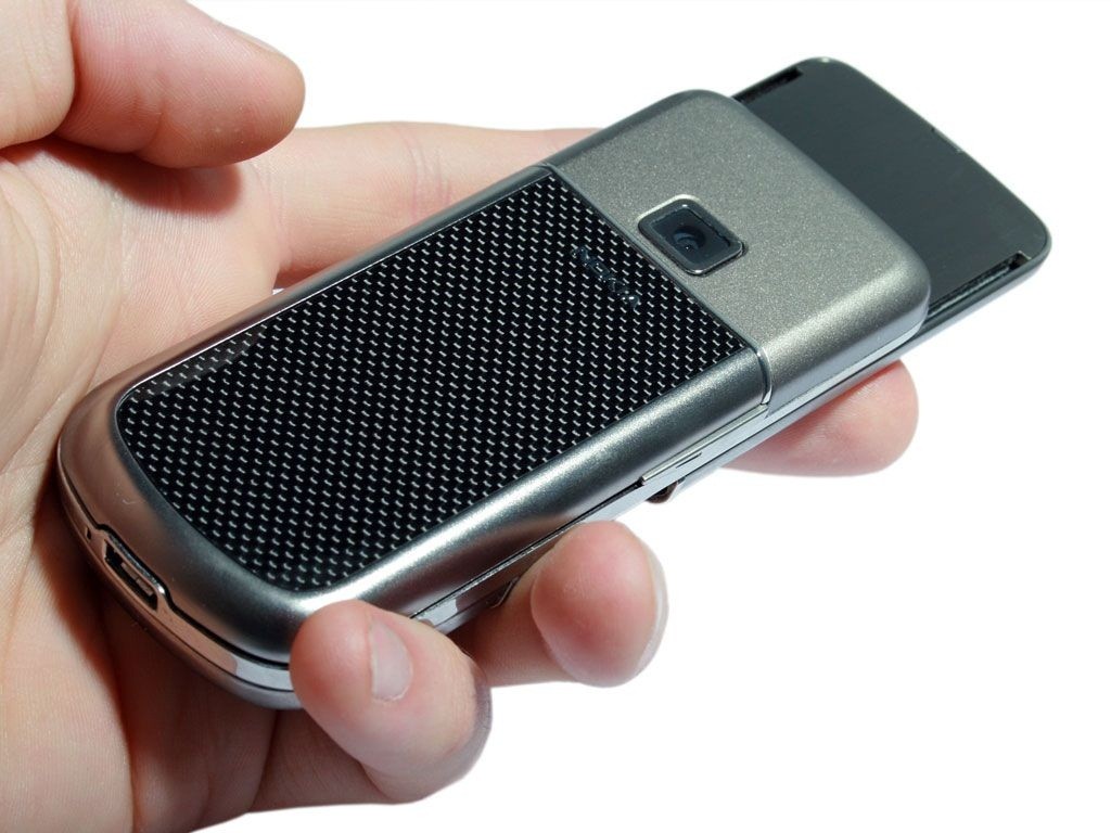 Мобильный телефон Nokia 8800 Carbon Arte. Вопросы и ответы о Nokia 8800  Carbon Arte