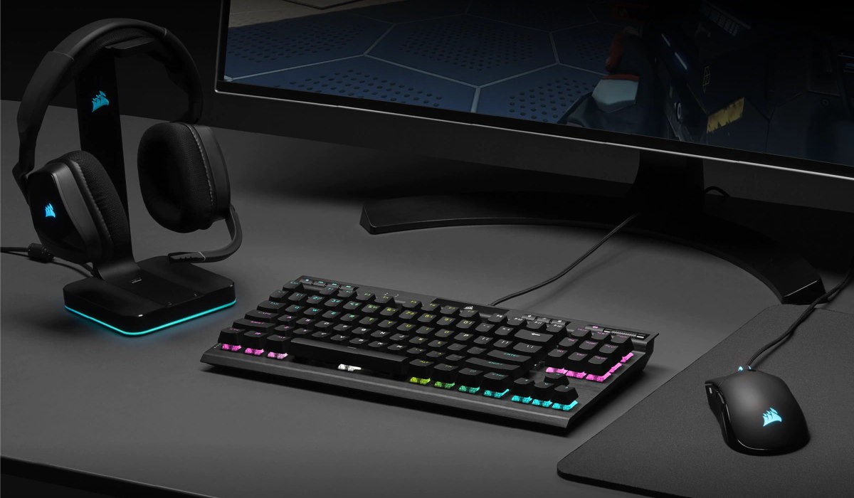 Клавиатура Corsair K70 RGB Champion Series  Red Switch (CH9119010)