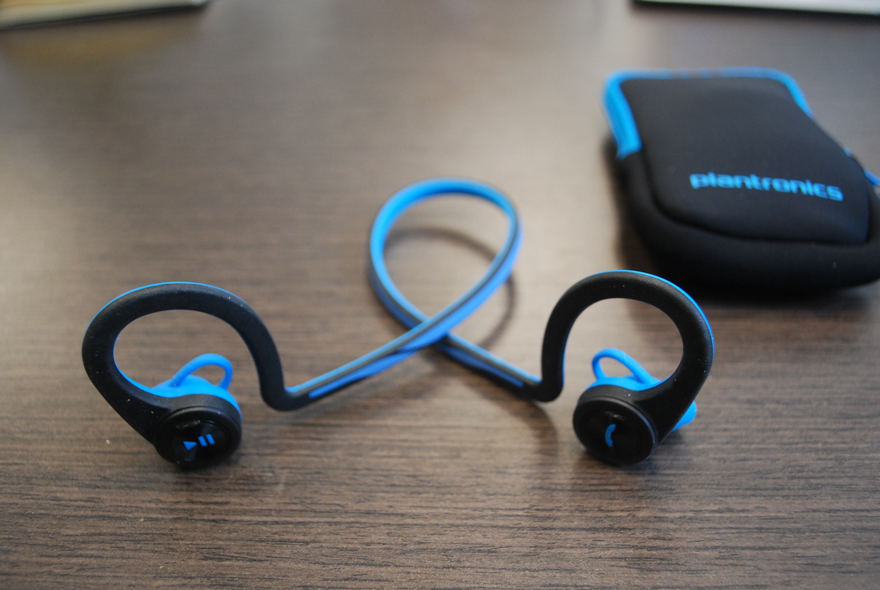 Настрой беспроводных наушников. Наушники Плантроникс BACKBEAT Fit. Наушники Plantronics BACKBEAT 903. Plantronics BACKBEAT Fit Blue,. Bluetooth Plantronics BACKBEAT.