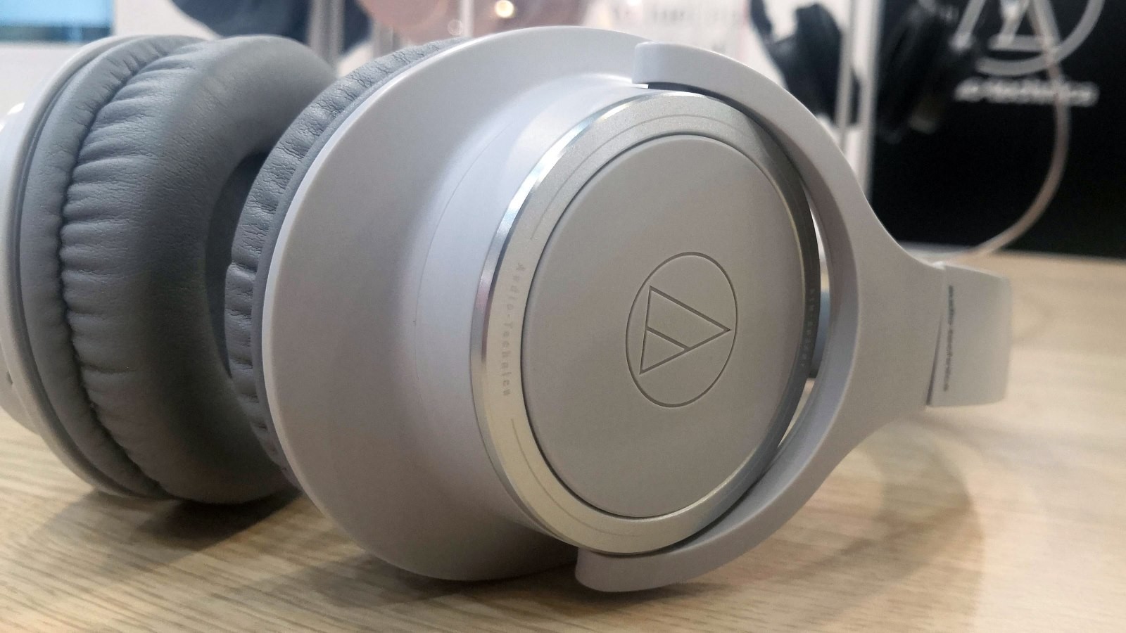 Audio-Technica ATH-SR30BT – купить наушники, сравнение цен  интернет-магазинов: фото, характеристики, описание | E-Katalog