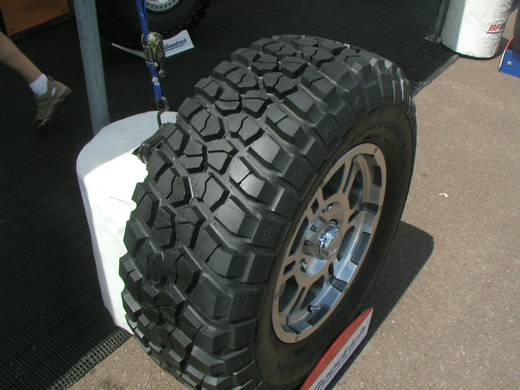 bfgoodrich mud terrain ta km2